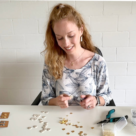 Minimalistisch, aber besonders: Warum weniger oft mehr ist bei Schmuck